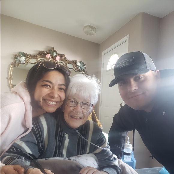 Meet your Posher, Tiffany - Picture 8 of 8